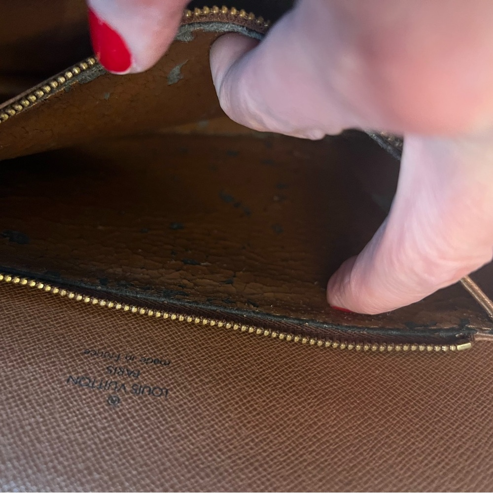Louis Vuitton Courcelles Monogram Canvas shoulder bag - Picture 11 of 16